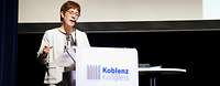 Kramp-Karrenbauer am Rednerpult