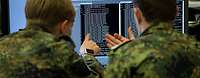 Soldaten vor Computern