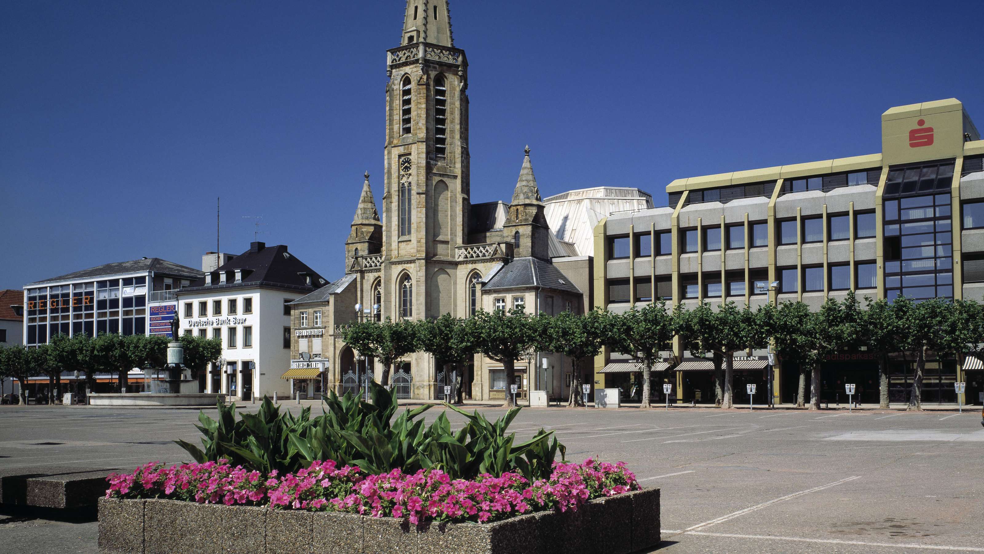 Fahnenbandverleihung in Saarlouis