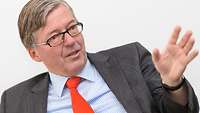 Hans-Peter Bartels im Interview