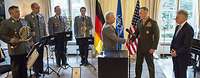 Wieker verleiht US-Soldaten Orden