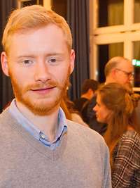 Junger Mann im Porträt