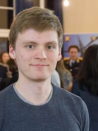 Junger Mann im Porträt