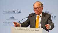 Wolfgang Ischinger am Rednerpult.