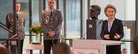 Von der Leyen am Rednerpult