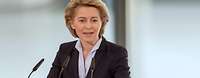 Von der Leyen am Mikrofon