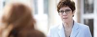 Annegret Kramp-Karrenbauer im Gespräch