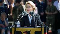 Ursula von der Leyen am Rednerpult