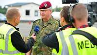 Journalisten interviewen Zorn