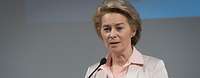 Von der Leyen am Rednerpult