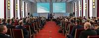 Tauber spricht vor Publikum