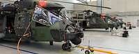 Mehrere Hubschrauber in Halle