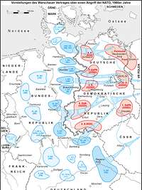 Eine Karte zeigt das geteilte Deutschland (BRD und DDR) und seine angrenzenden Länder mit Pfeilen und Markierungen