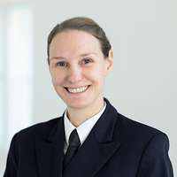 Frau Westhoff-Germano lächelt in die kamera