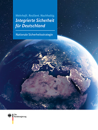 Das Cover eines Flyers zur Nationalen Sicherheitsstrategie, die Erdkugel bildet das Hauptmotiv