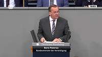 Minister Pistorius am Rednerpult