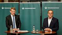 Boris Pistorius und Troels Lund Poulsen stehen nebeneinander während eines Statements.