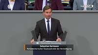 Staatssekretär Hartmann bei einer Rede im Bundestag