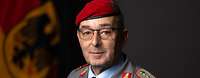 Official portrait of General Carsten Breuer