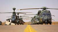 Hubschrauber vom Typ Tiger und NH-90 auf Flugplatz