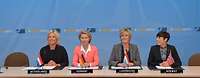 Hennis-Plasschaert, Von der Leyen, Closener und Eriksen Soreide sitzen nebeneinander
