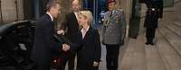 Ministerin begrüßt den NATO-Generalsekretär Stoltenberg